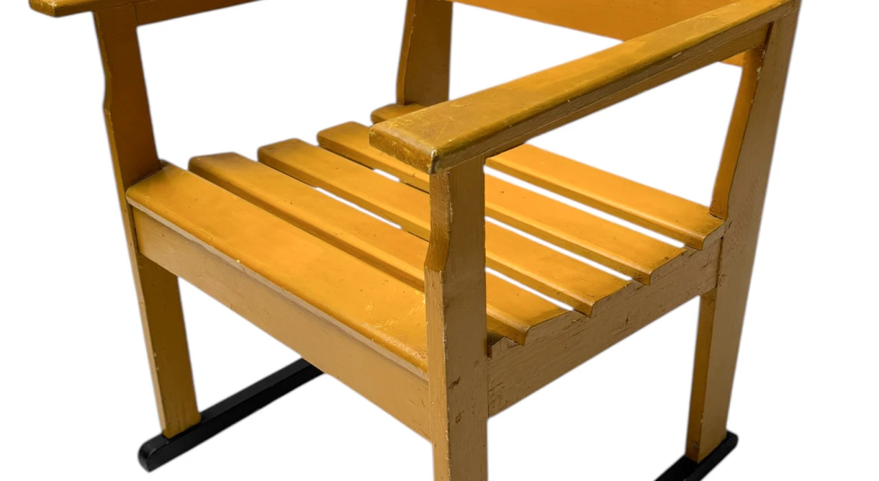 Two Art Deco Modernist Lacquered Beech Armchairs and Table, 1930s